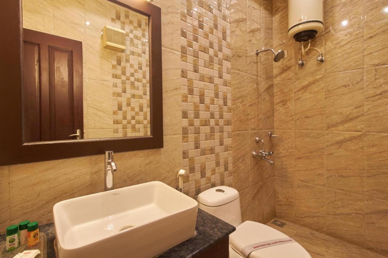 The Down Town Hotel Hyderabad Esterno foto